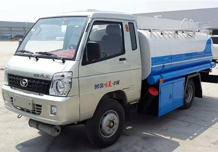 3噸灑水車圖片_3噸時風風菱藍牌綠化灑水車