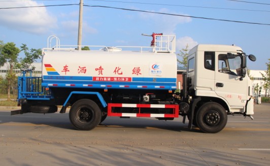 東風專底消防灑水車高清圖片 東風專底消防灑水車高清圖片