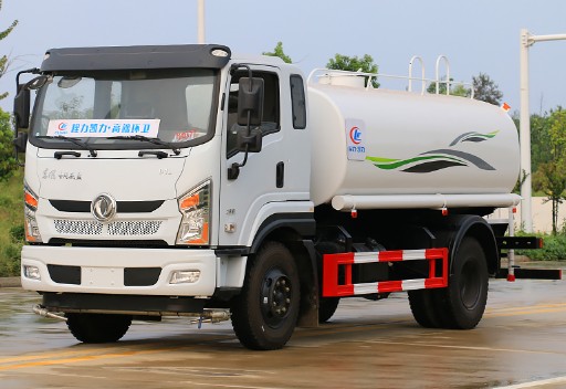12方灑水車需要什么駕駛證_國六12噸東風專底D1L綠化灑水車廠家價格