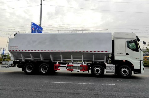 國六東風(fēng)柳汽前四后八飼料車