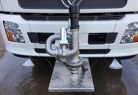 自動灑水車圖片