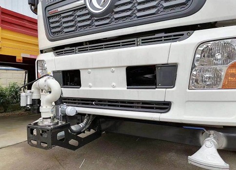 自動灑水車圖片