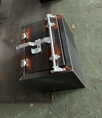 灑水車的工具箱廠家定制_單開(kāi)門(mén)拉桿鎖灑水車工具箱 灑水車的工具箱廠家定制_單開(kāi)門(mén)拉桿鎖灑水車工具箱